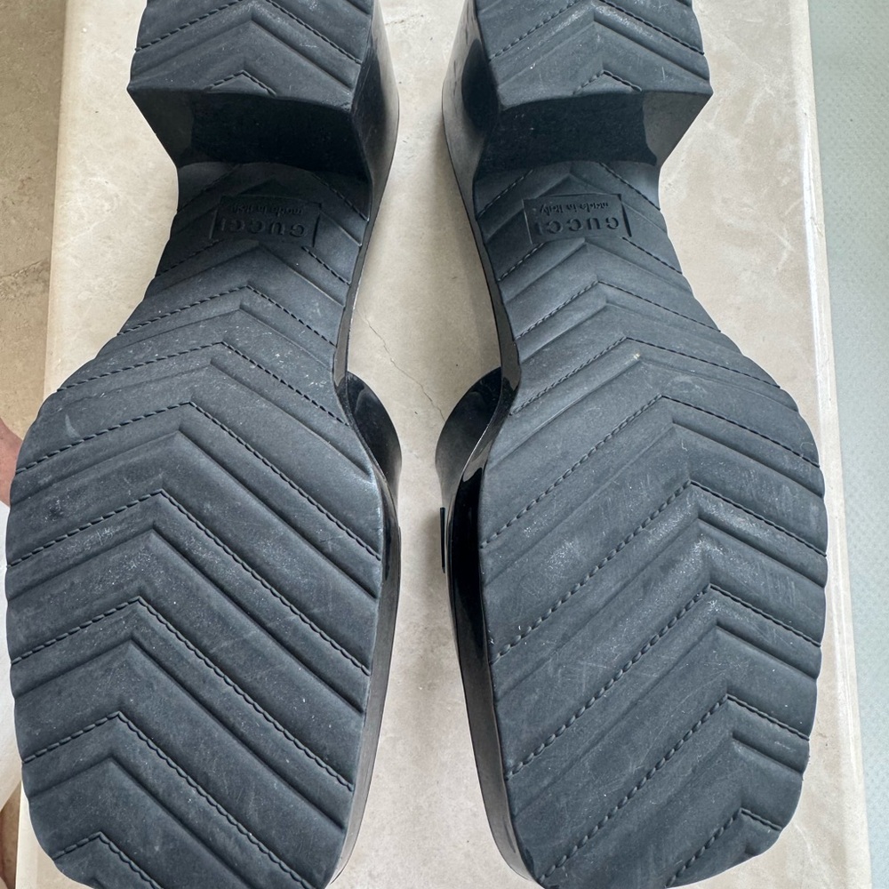 Gucci Black Mules with Modern Platform Design - Picture 6 of 6
